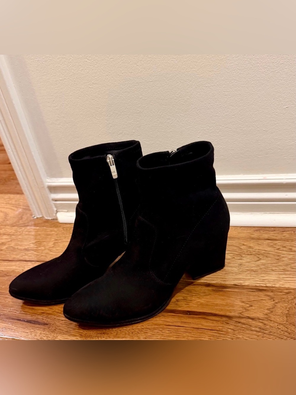 Marc Fisher black booties block heel faux suede ankle boots womens size 9 shoes